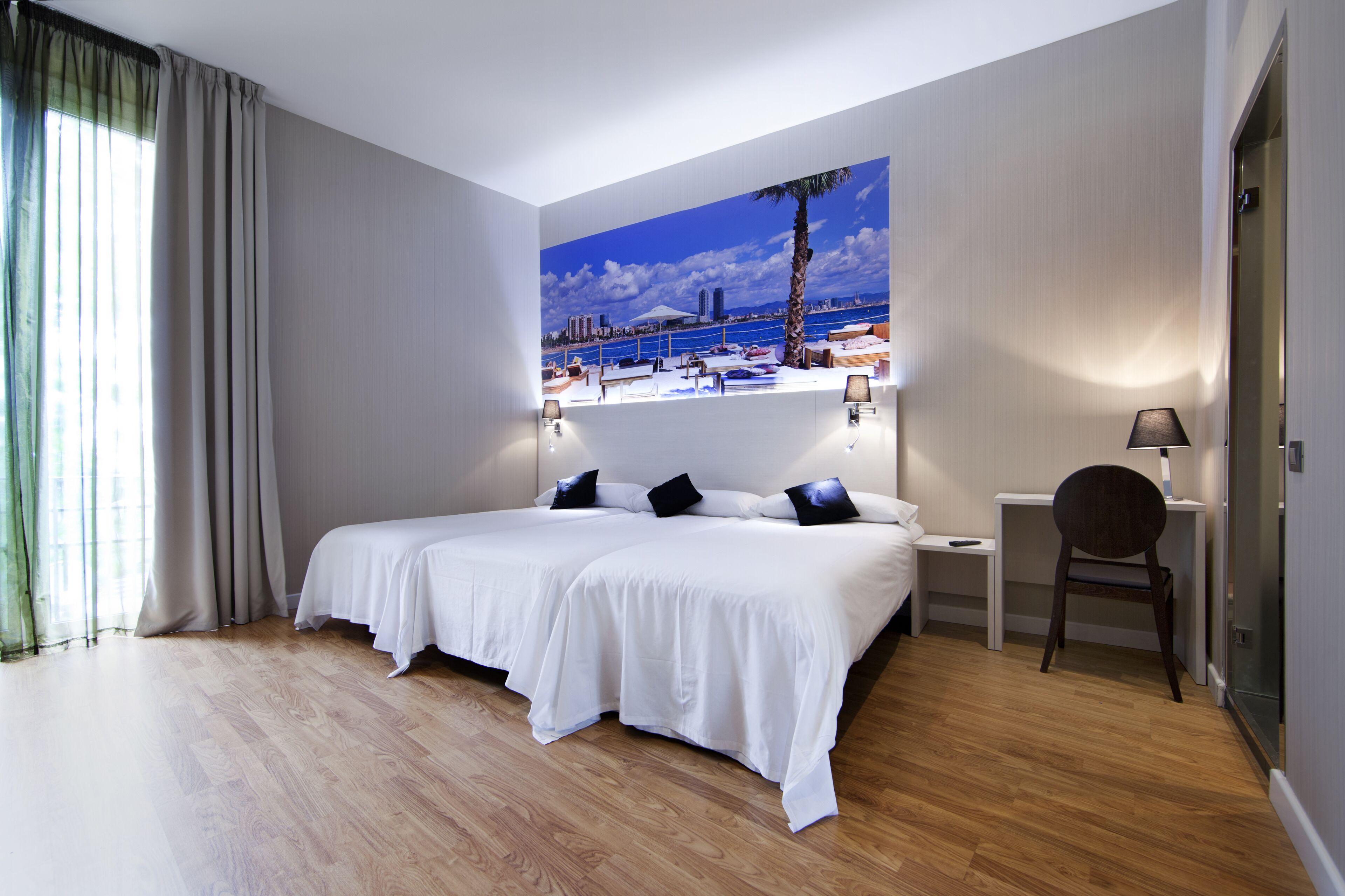 Hostal Bcn Ramblas — Fotos 1